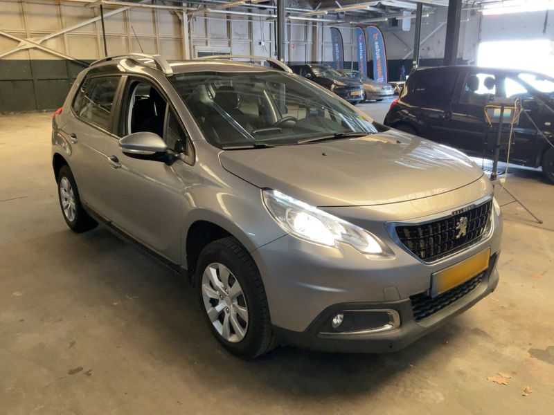 Peugeot 2008 1.2 VTi Access 2016 – снимка 12