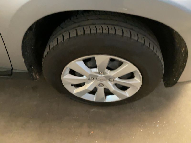 Peugeot 2008 1.2 VTi Access 2016 – снимка 11