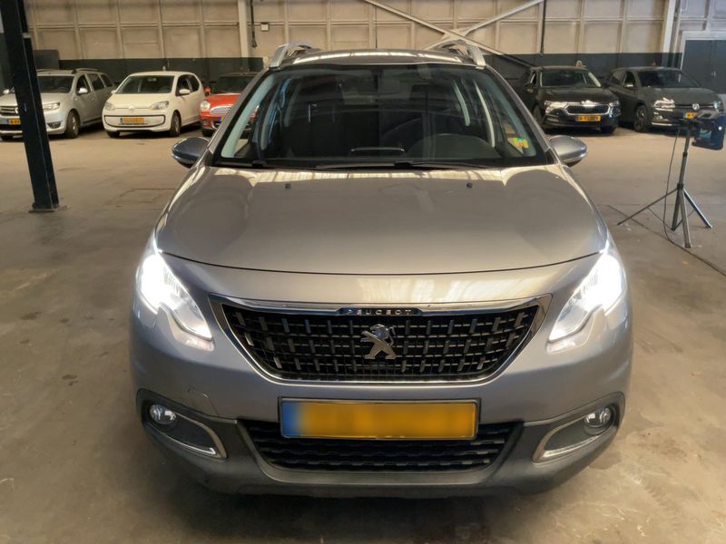 Peugeot 2008 1.2 VTi Access 2016 – снимка 14