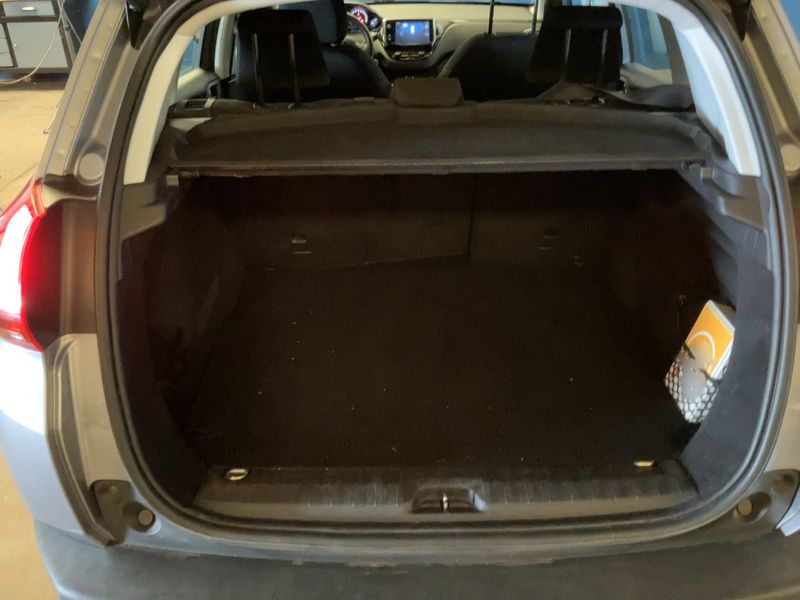Peugeot 2008 1.2 VTi Access 2016 – снимка 15