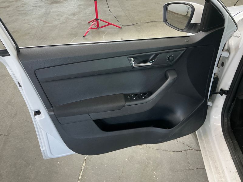 Skoda Fabia 1.0 TSI Style 2017 – снимка 33
