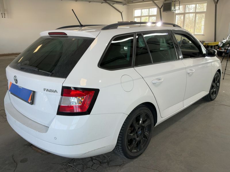 Skoda Fabia 1.0 TSI Style 2017 – снимка 8