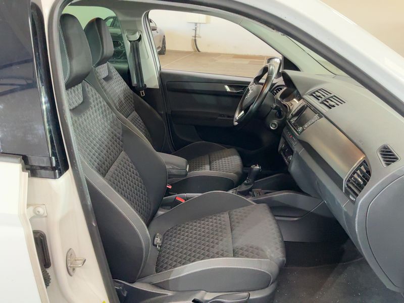 Skoda Fabia 1.0 TSI Style 2017 – снимка 17