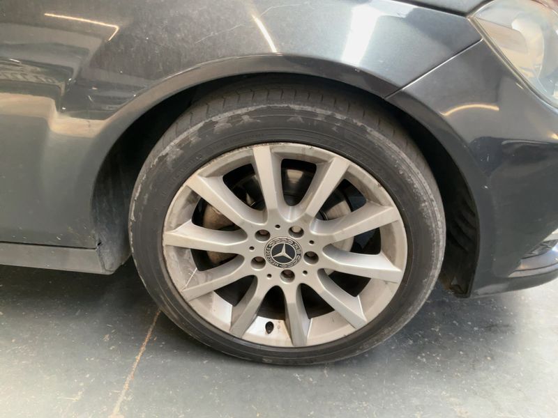Mercedes-Benz C-Klasse C 220 CDI BlueEfficiency 2011 – снимка 20