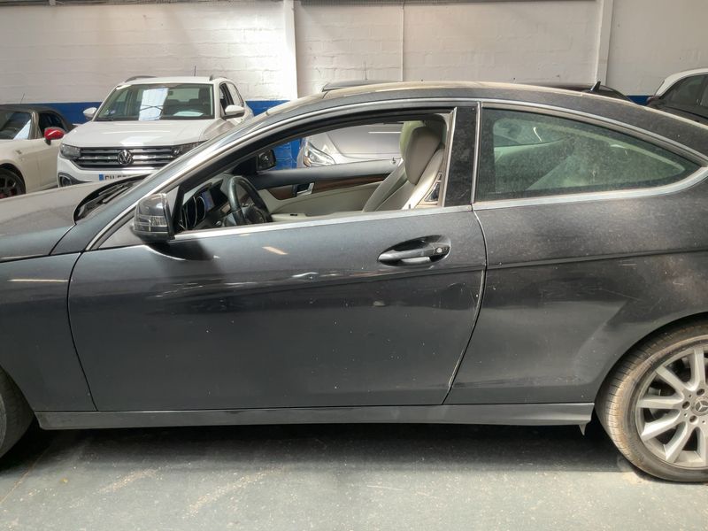 Mercedes-Benz C-Klasse C 220 CDI BlueEfficiency 2011 – снимка 4