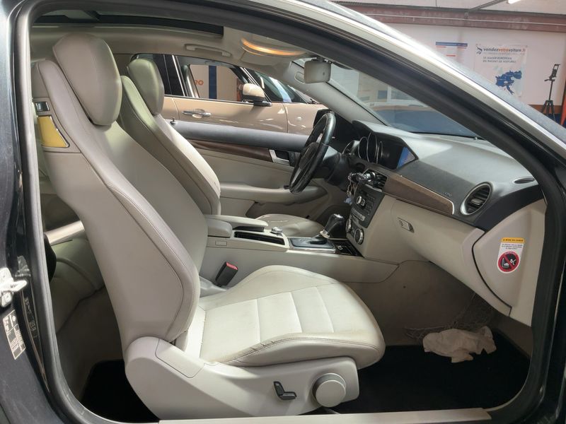 Mercedes-Benz C-Klasse C 220 CDI BlueEfficiency 2011 – снимка 11