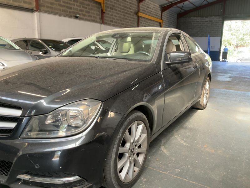Mercedes-Benz C-Klasse C 220 CDI BlueEfficiency 2011 – снимка 2