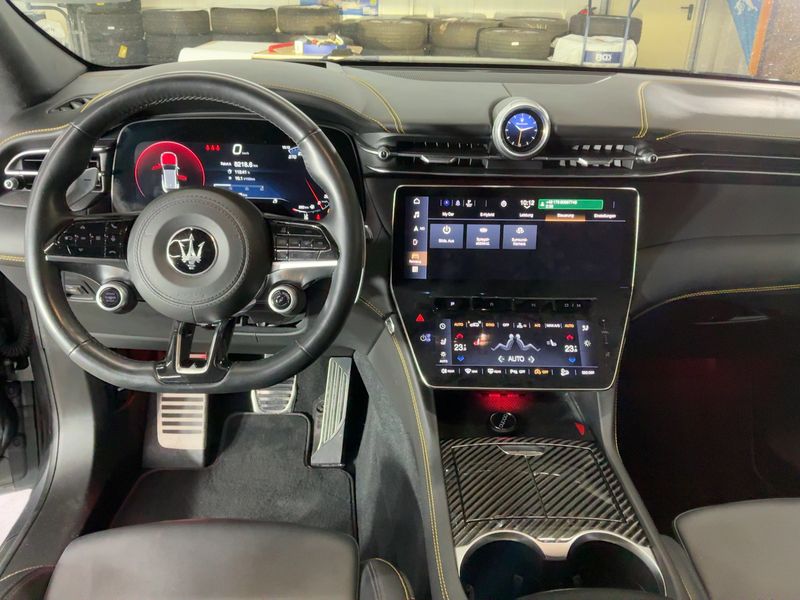 Maserati Grecale 2.0 Turbo Mild-Hybrid Modena AWD 2022 – снимка 18