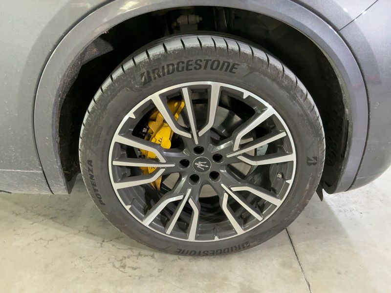 Maserati Grecale 2.0 Turbo Mild-Hybrid Modena AWD 2022 – снимка 11