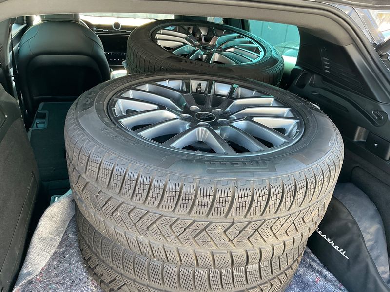 Maserati Grecale 2.0 Turbo Mild-Hybrid Modena AWD 2022 – снимка 15