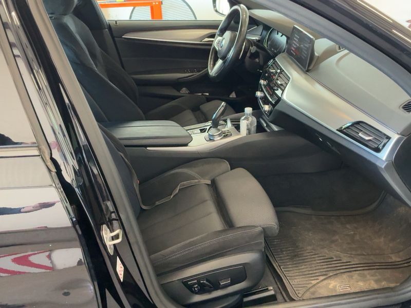 BMW 5er 530d xDrive M Sport 2018 – снимка 16