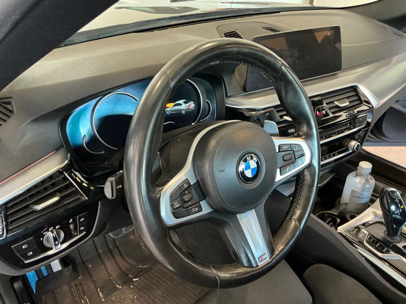 BMW 5er 530d xDrive M Sport 2018 – снимка 25