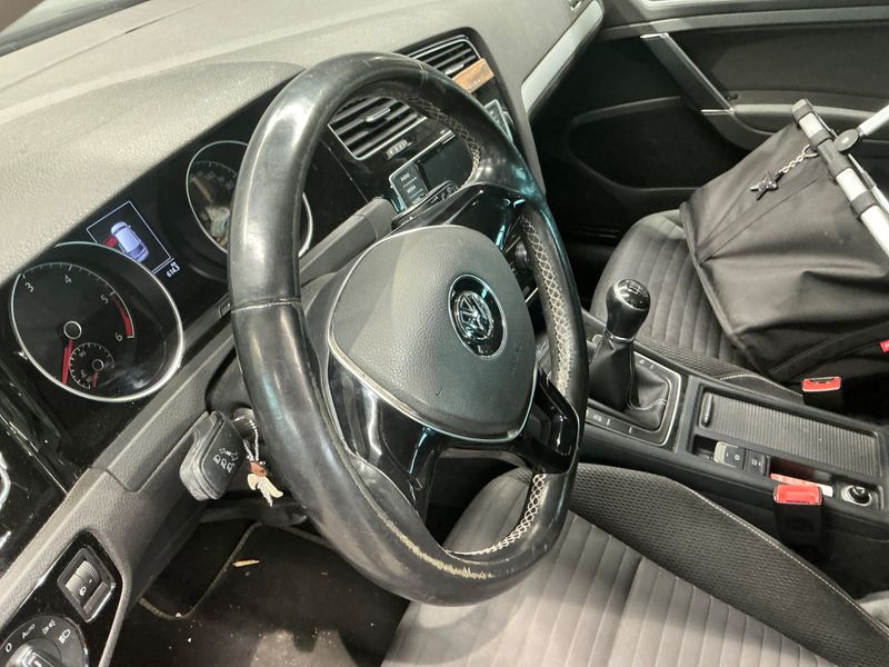 Volkswagen Golf VII 2.0 TDI Cup BlueMotion Tech 2015 – снимка 29