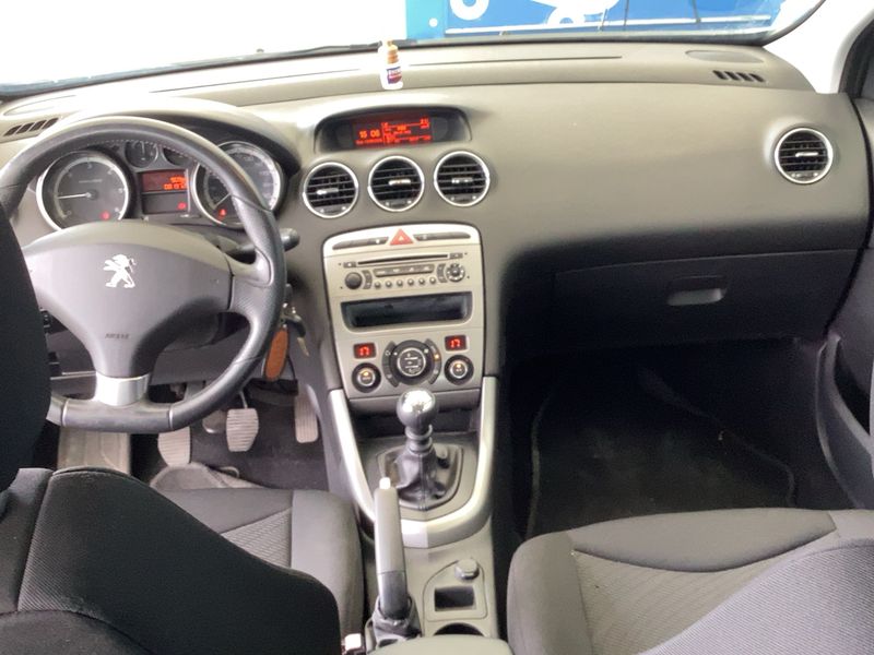 Peugeot 308 1.6 e-HDi Allure 2013 – снимка 17