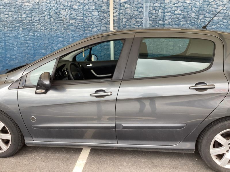 Peugeot 308 1.6 e-HDi Allure 2013 – снимка 4
