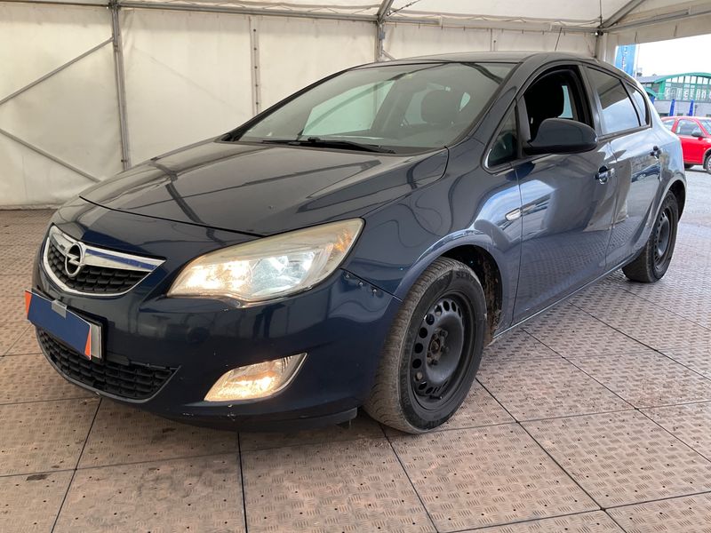 Opel Astra 1.7 CDTI Selection 2011