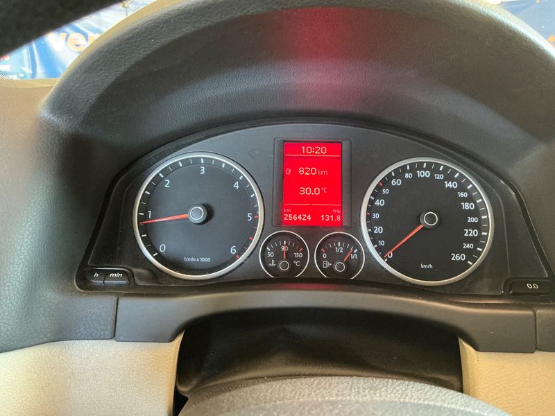 Volkswagen Tiguan 2.0 TDI Confortline 4Motion 2008 – снимка 18