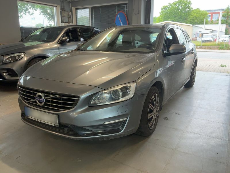 Volvo V60 2.0 D3 Linje Svart 2016 – снимка 1
