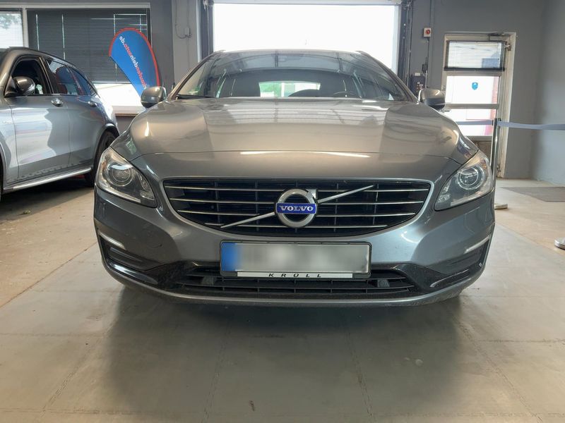Volvo V60 2.0 D3 Linje Svart 2016 – снимка 14