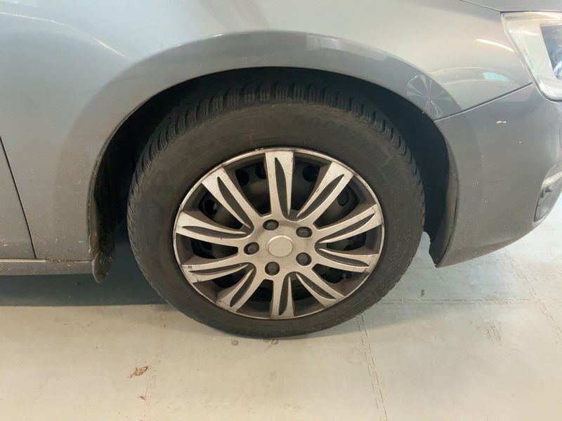 Volvo V60 2.0 D3 Linje Svart 2016 – снимка 11