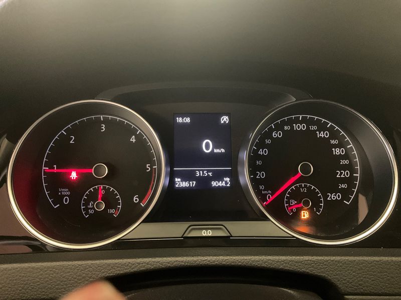 Volkswagen Golf VII 1.6 TDI Highline BlueMotion Tech 2015 – снимка 18