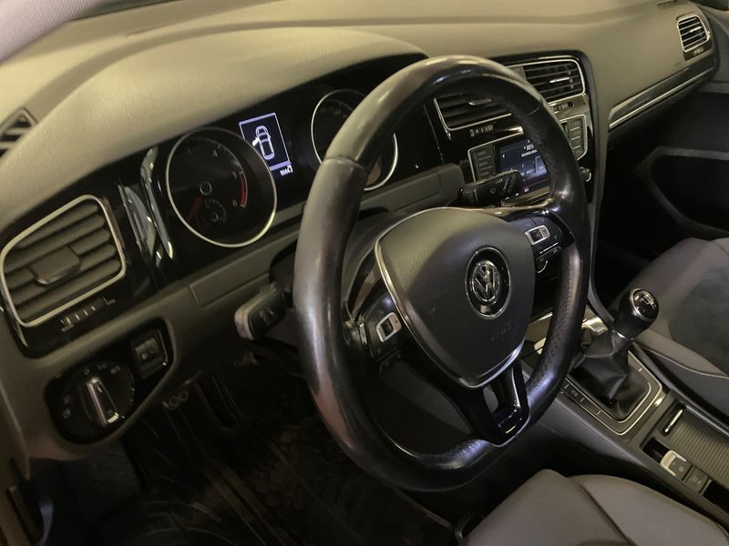 Volkswagen Golf VII 1.6 TDI Highline BlueMotion Tech 2015 – снимка 25