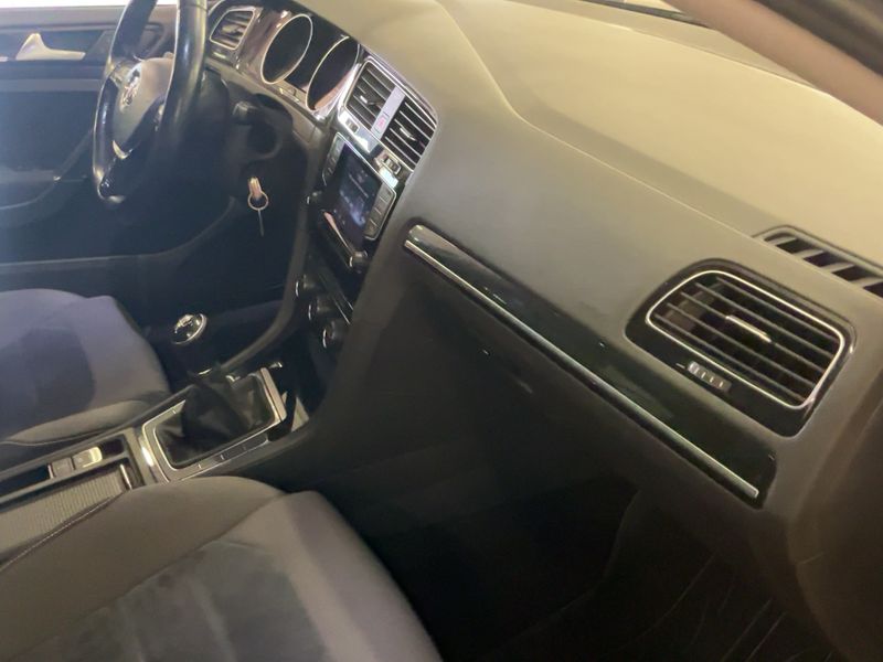 Volkswagen Golf VII 1.6 TDI Highline BlueMotion Tech 2015 – снимка 17
