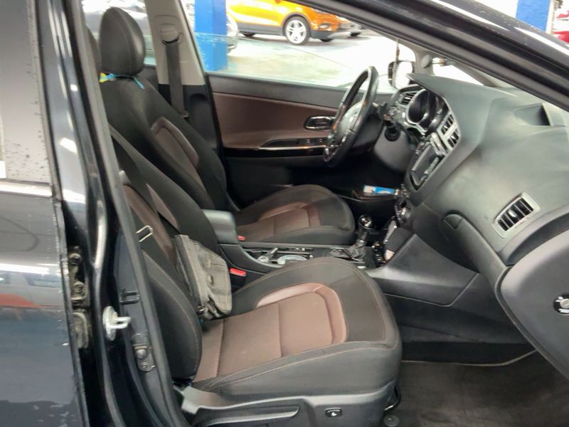 Kia cee'd 1.6 GDI Platinum Edition 2015 – снимка 17