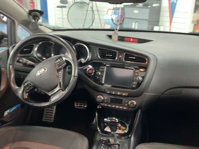 Kia cee'd 1.6 GDI Platinum Edition 2015 – снимка 18
