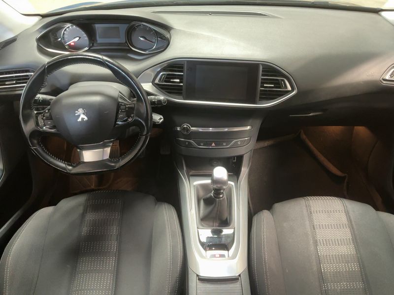 Peugeot 308 1.2 e-THP Allure 2016 – снимка 17
