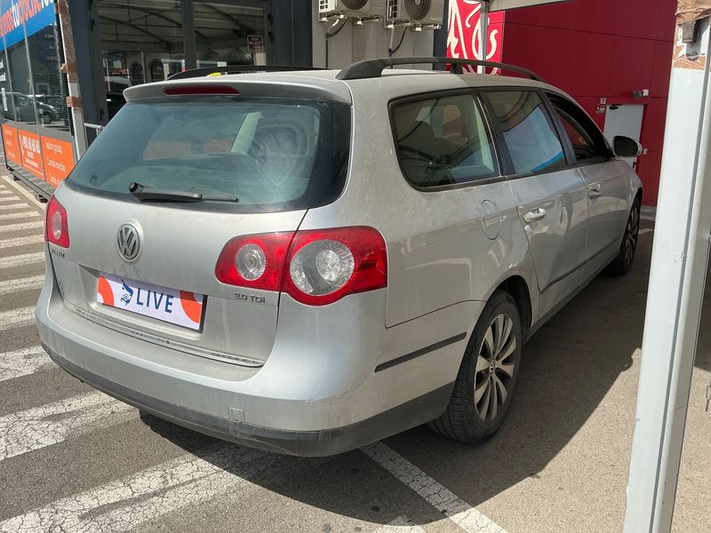 Volkswagen Passat 2.0 TDI Edition Plus 2009 – снимка 2