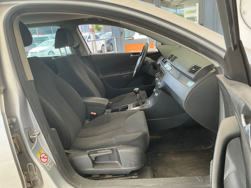 Volkswagen Passat 2.0 TDI Edition Plus 2009 – снимка 3