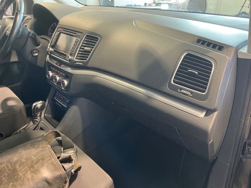 Volkswagen Sharan 2.0 TDI Life BlueMotion Tech 2013 – снимка 24