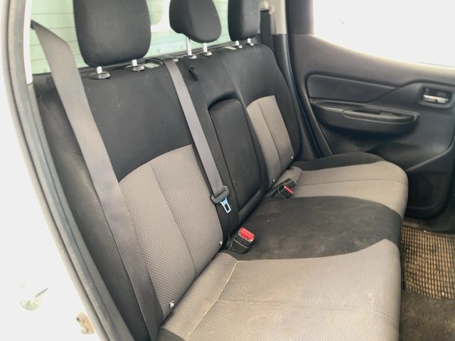 Mitsubishi L 200 2.2 DI-D Doppelkabine 4WD 2021 – снимка 19
