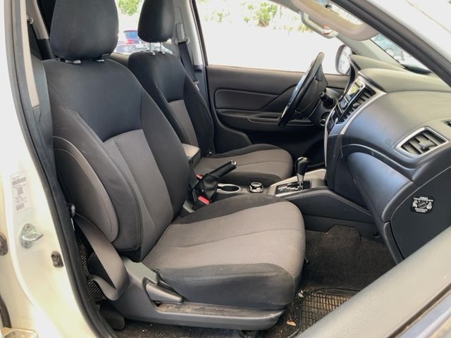 Mitsubishi L 200 2.2 DI-D Doppelkabine 4WD 2021 – снимка 16