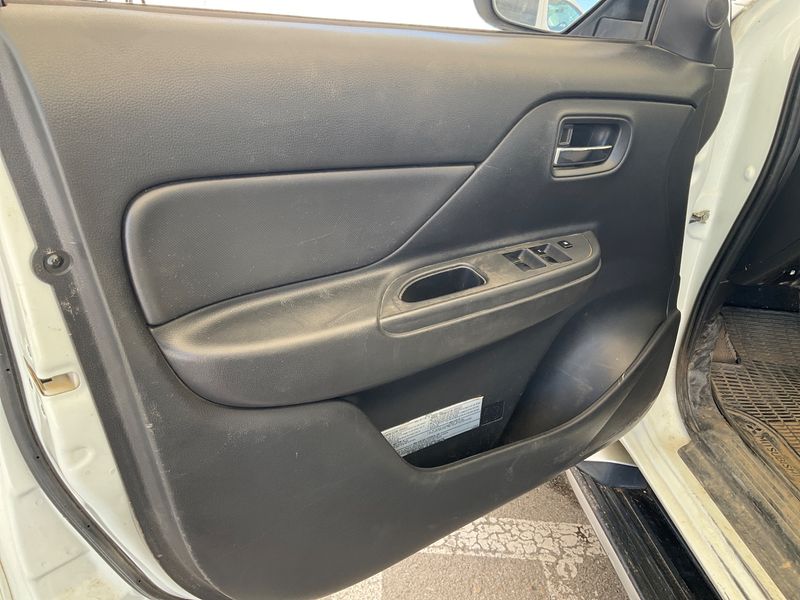 Mitsubishi L 200 2.2 DI-D Doppelkabine 4WD 2021 – снимка 39
