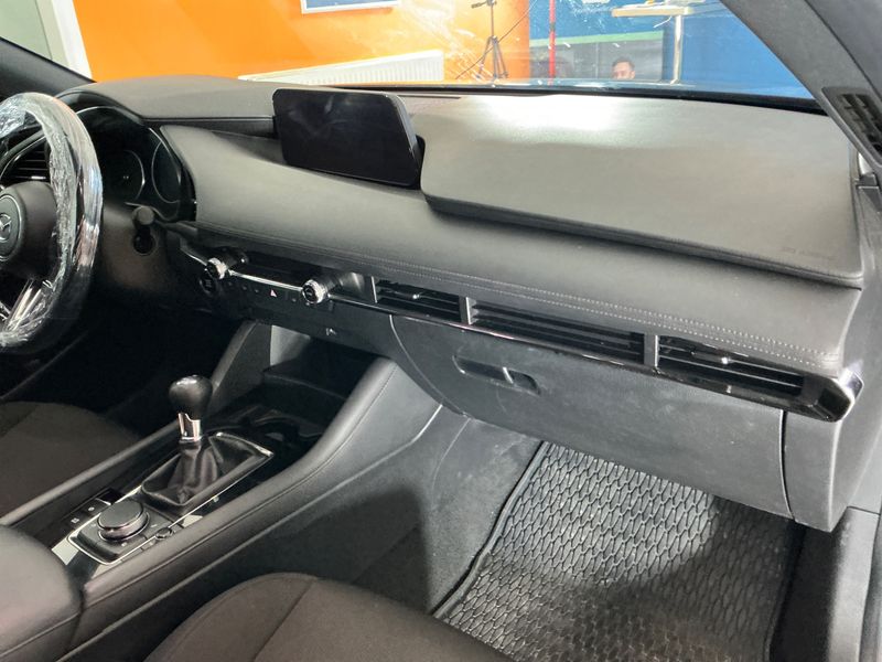 Mazda 3 2.0 Skyactiv-G Mild-Hybrid Comfort + 2021 – снимка 40