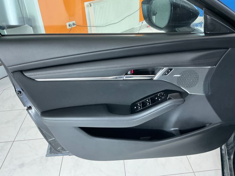 Mazda 3 2.0 Skyactiv-G Mild-Hybrid Comfort + 2021 – снимка 34