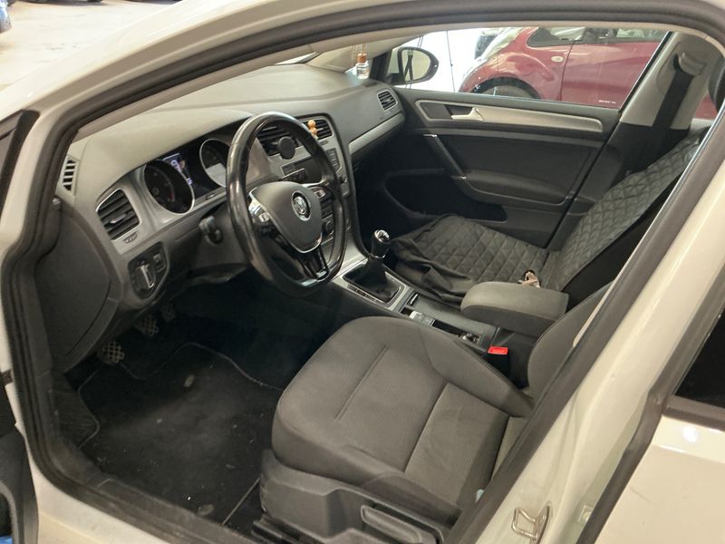 Volkswagen Golf VII 1.6 TDI 2017 – снимка 43