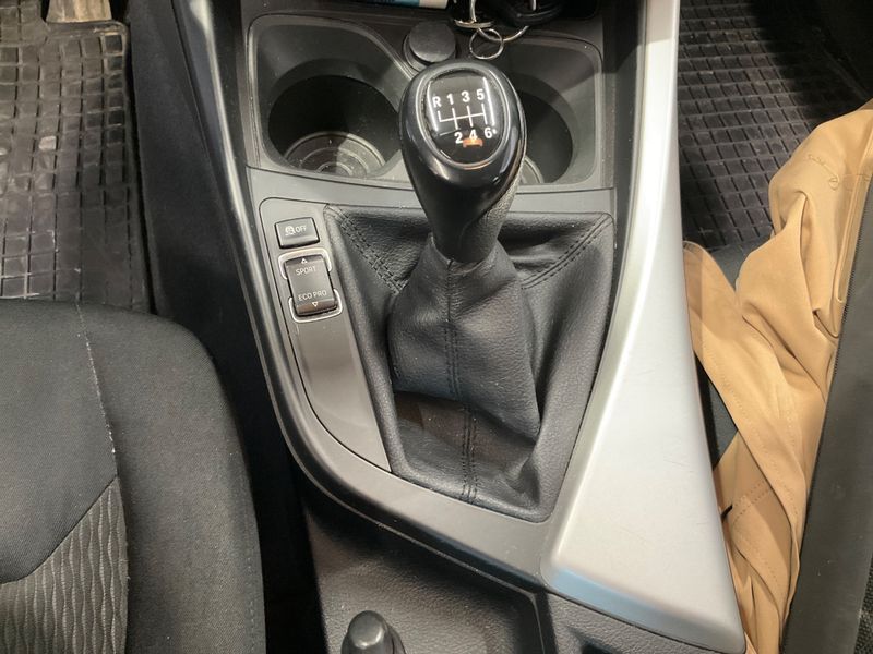 BMW 1er 116i 2011 – снимка 24