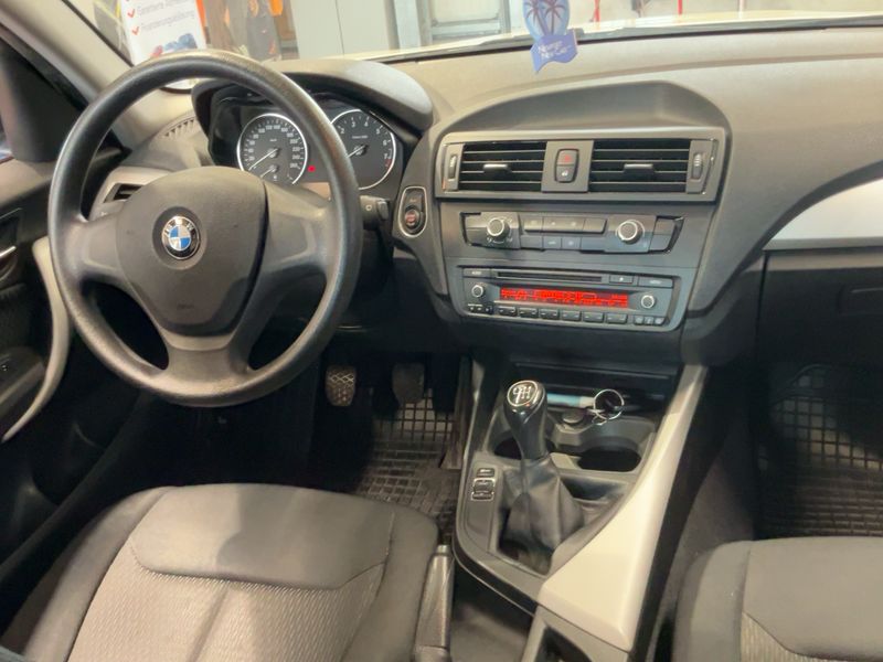 BMW 1er 116i 2011 – снимка 17