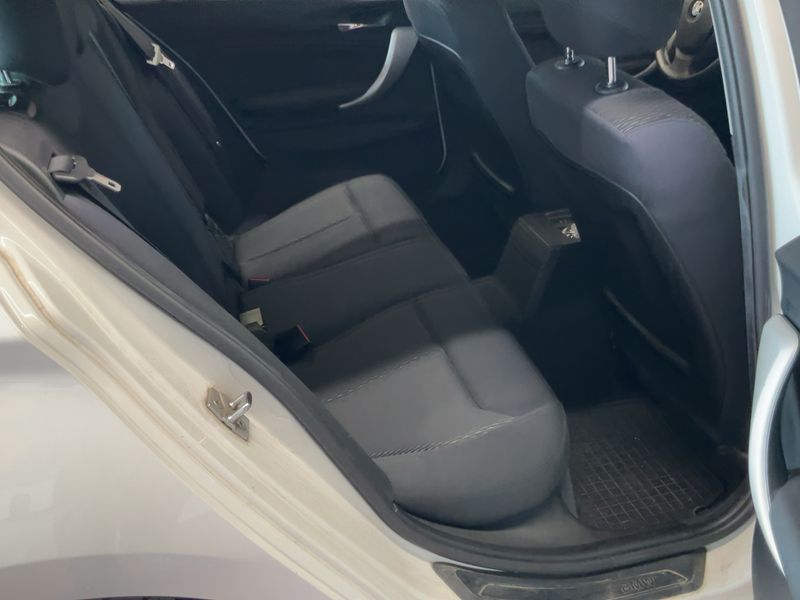 BMW 1er 116i 2011 – снимка 19