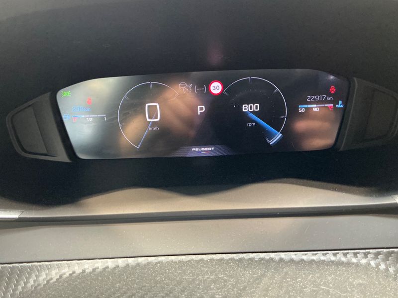 Peugeot 2008 1.2 PureTech Allure 2024 – снимка 18