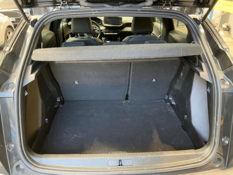 Peugeot 2008 1.2 PureTech Allure 2024 – снимка 15