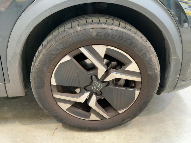 Peugeot 2008 1.2 PureTech Allure 2024 – снимка 11