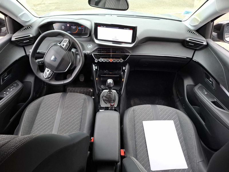 Peugeot 208 1.2 PureTech Allure 2024 – снимка 11