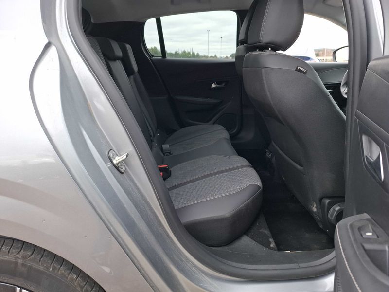 Peugeot 208 1.2 PureTech Allure 2024 – снимка 14
