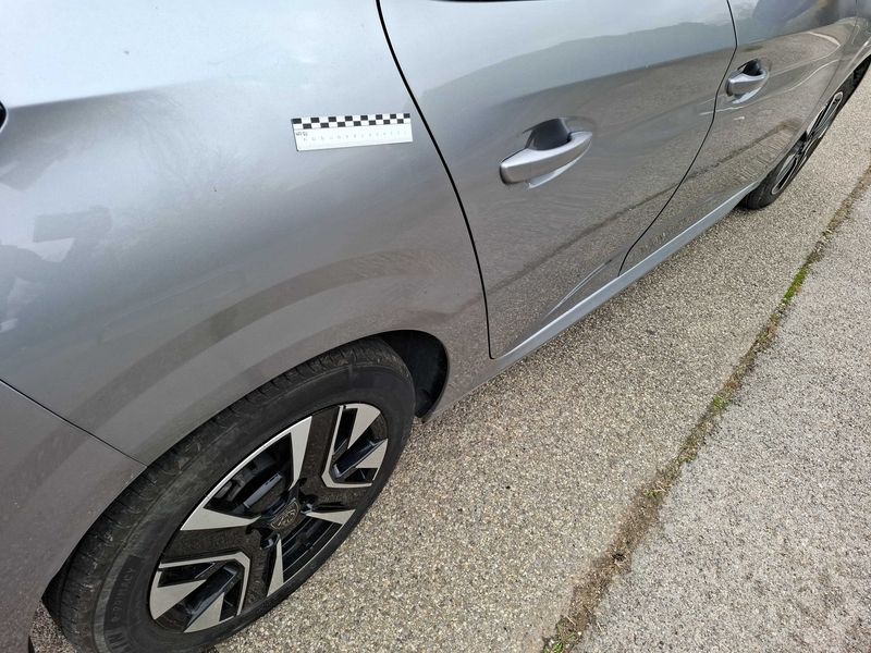 Peugeot 208 1.2 PureTech Allure 2024 – снимка 20
