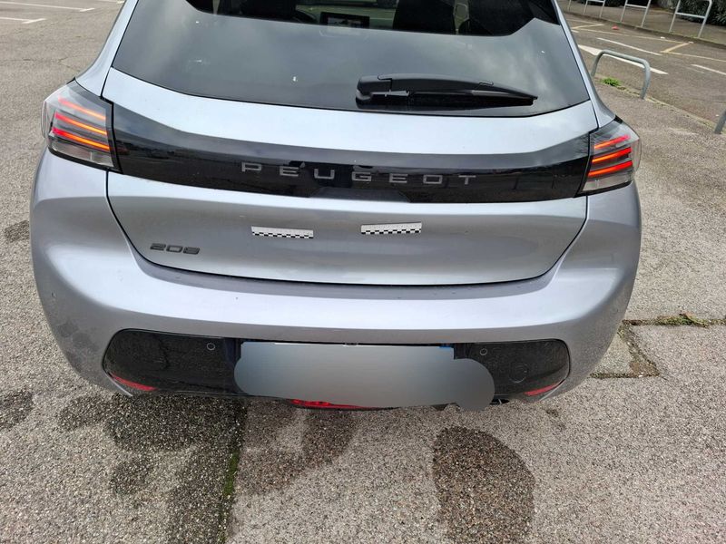 Peugeot 208 1.2 PureTech Allure 2024 – снимка 42