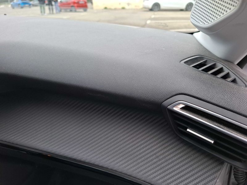 Peugeot 208 1.2 PureTech Allure 2024 – снимка 31